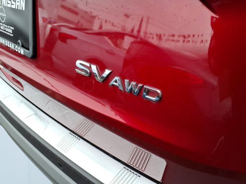 Used 2023 Nissan Rogue SV image 5