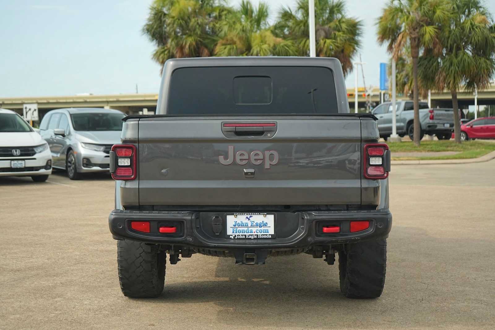 Used 2021 Jeep Gladiator Rubicon AWD/4WD image 5