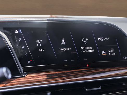 Used 2023 Cadillac Escalade Premium Luxury w/ LPO, Radiant Package AWD/4WD image 15