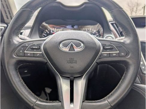 Used 2018 INFINITI Q50 Luxe image 17