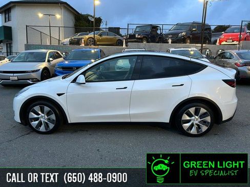 Used 2021 Tesla Model Y Long Range image 8