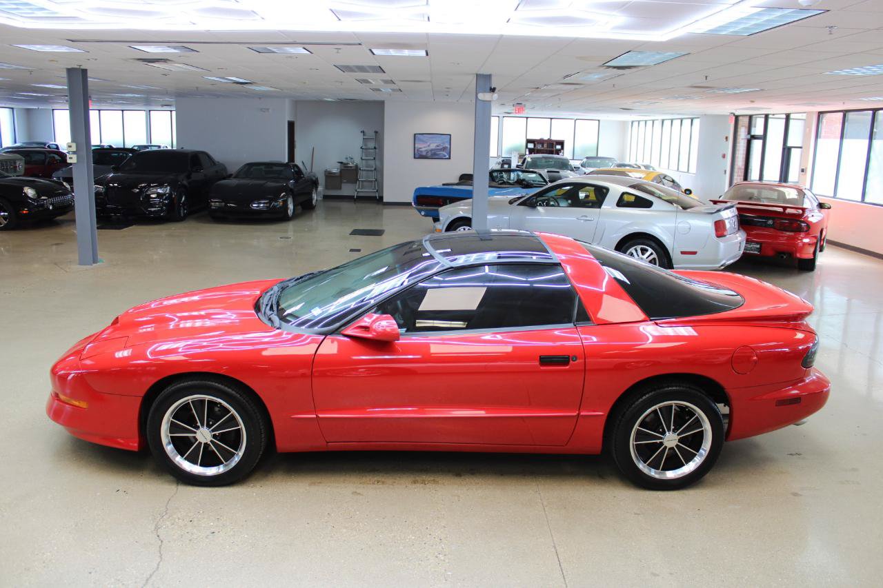 Used 1994 Pontiac Firebird Formula RWD image 11