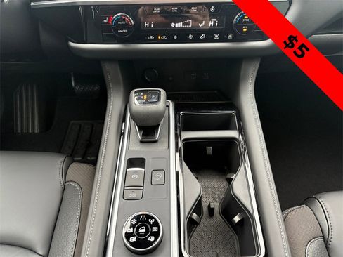 New 2025 Nissan Pathfinder SL image 19