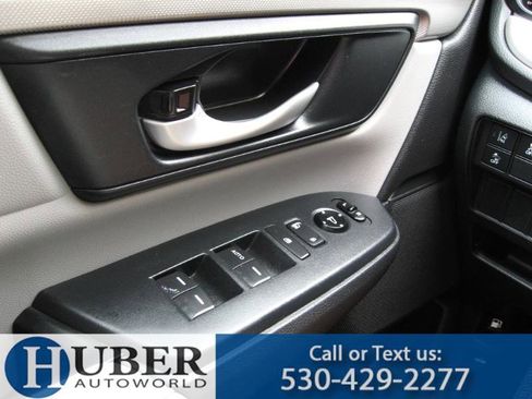 Used 2020 Honda CR-V LX image 4