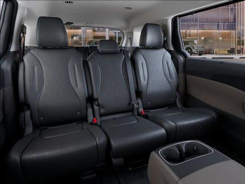 New 2026 Kia Carnival EX image 16