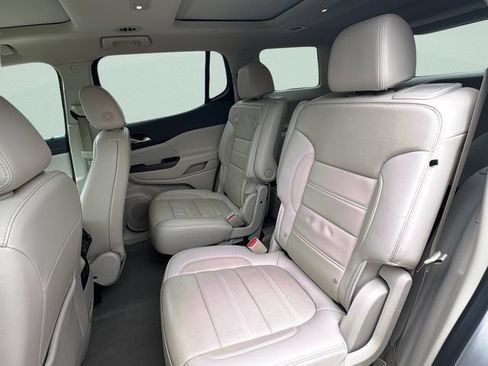 Used 2020 GMC Acadia Denali w/ Denali Ultimate Package AWD/4WD image 18