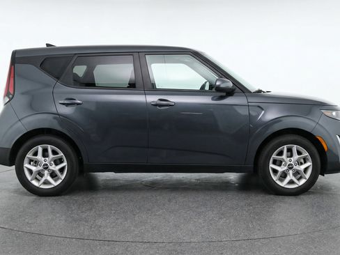 Used 2025 Kia Soul LX w/ LX Technology Package image 11
