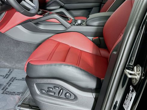 New 2026 Porsche Cayenne S image 22