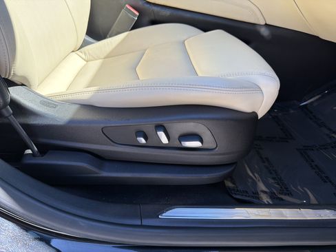 Used 2019 Cadillac XT5 Luxury image 17