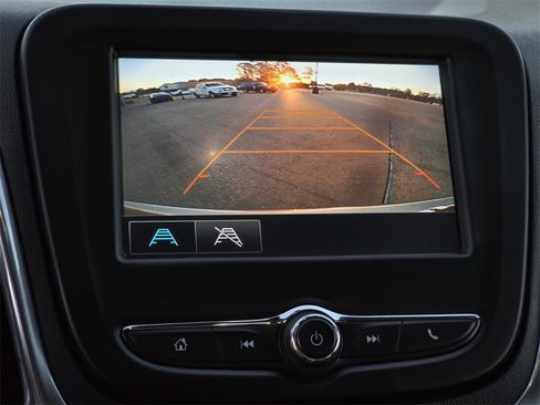 Used 2018 Chevrolet Equinox LT image 20