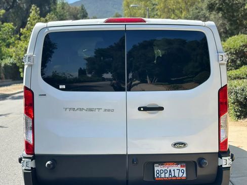 Used 2018 Ford Transit 350 XLT RWD image 4