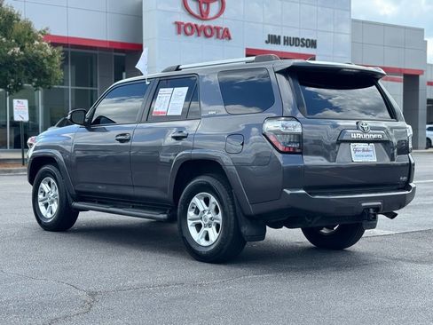 Used 2022 Toyota 4Runner SR5 Premium w/ Moonroof Package RWD image 8