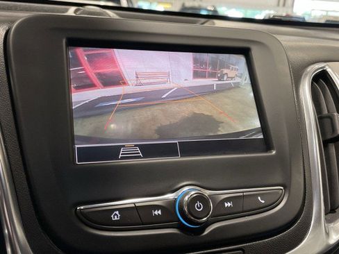 Used 2022 Chevrolet Equinox LT image 19