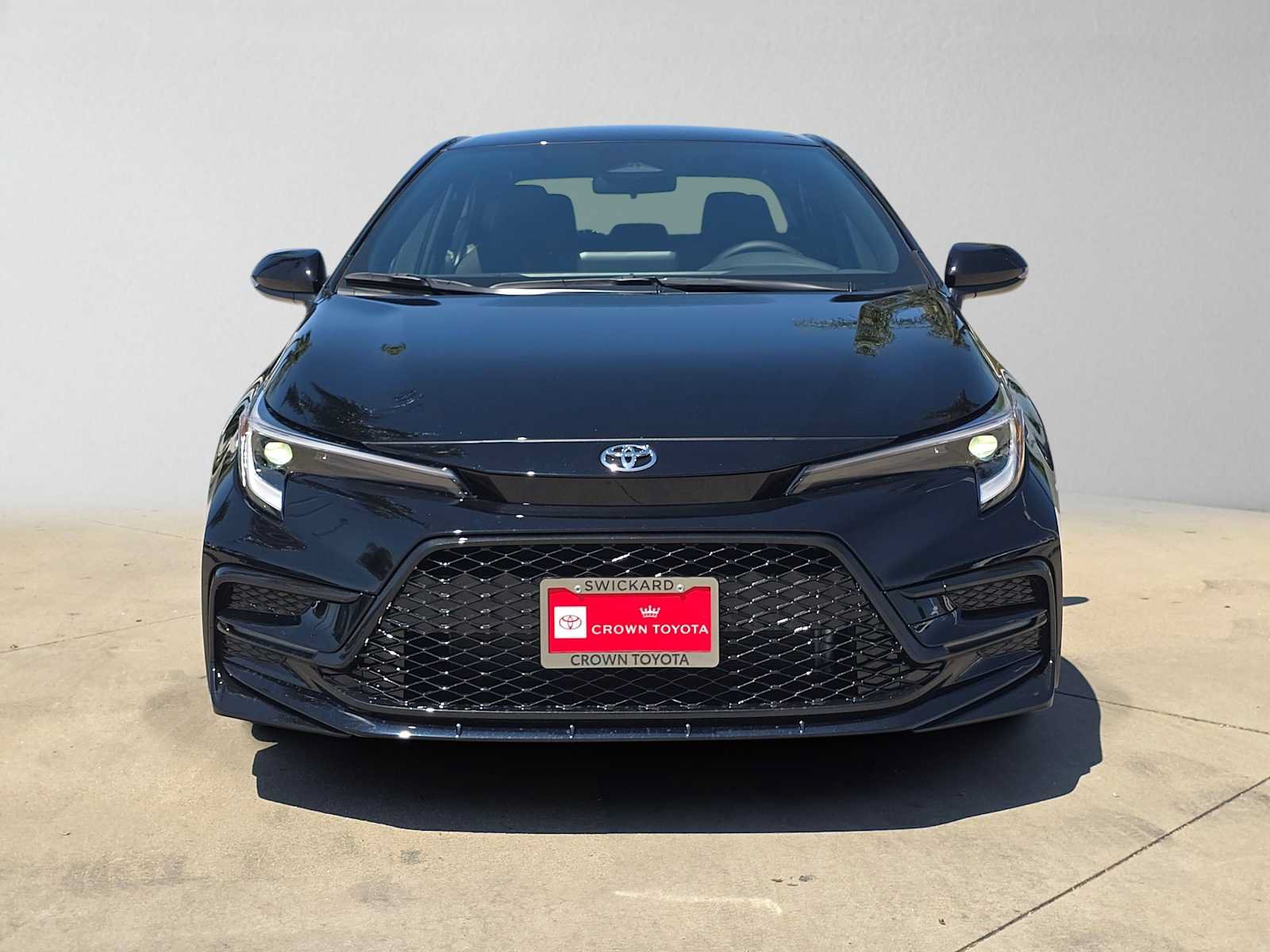 Used 2026 Toyota Corolla SE w/ Carpet Mat Package (TMS) FWD image 8