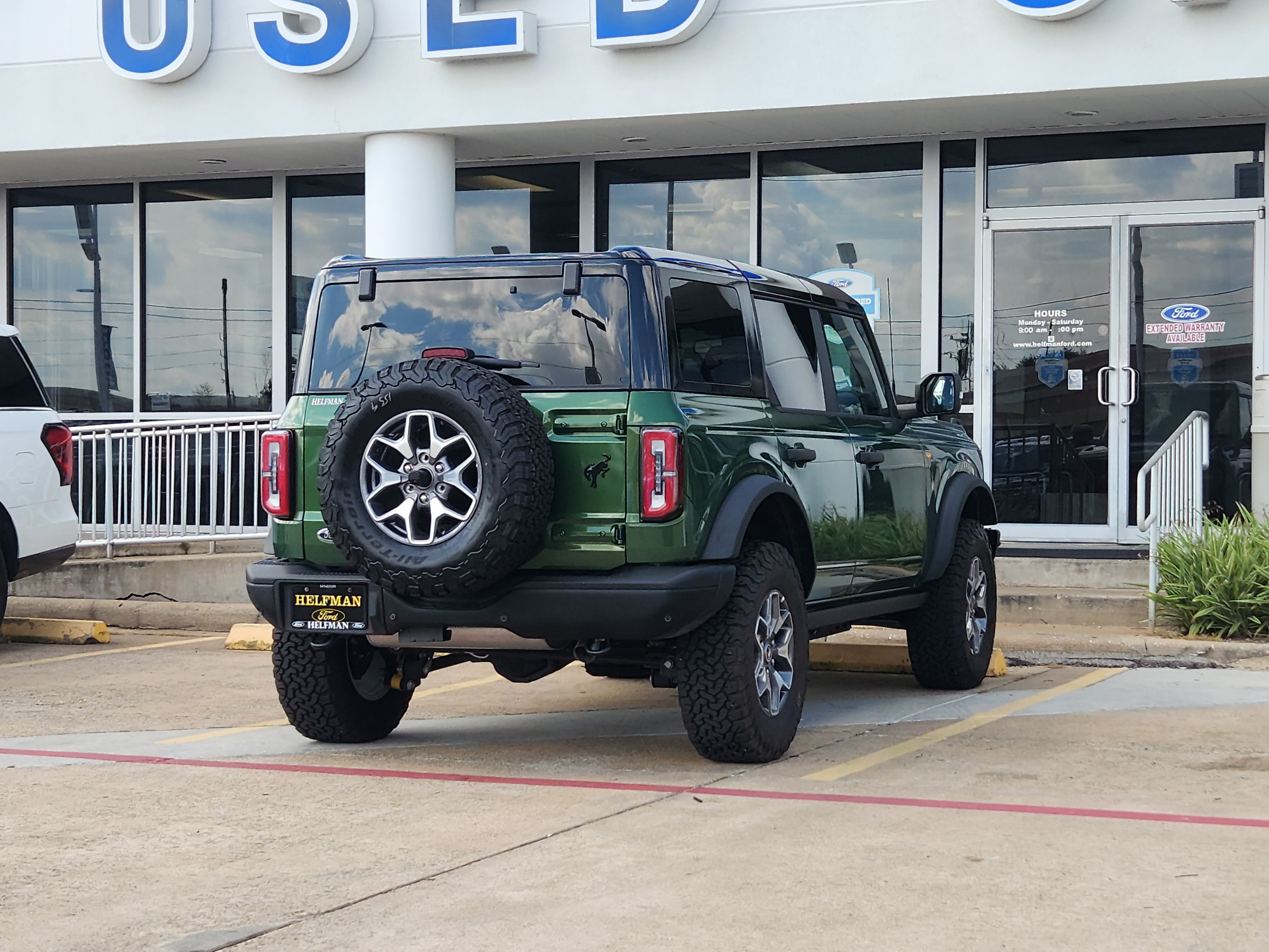 Used 2025 Ford Bronco Badlands AWD/4WD image 4