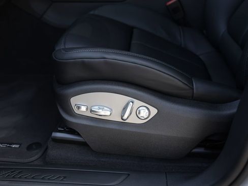 New 2025 Porsche Macan image 14