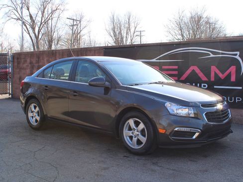 Used 2016 Chevrolet Cruze LT image 5
