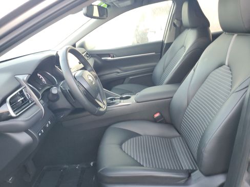 Used 2023 Toyota Camry SE image 11