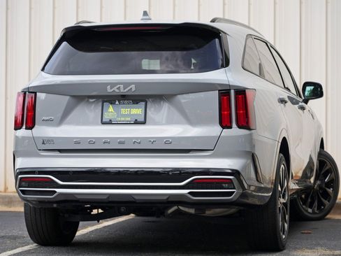 Used 2022 Kia Sorento SX AWD/4WD image 4