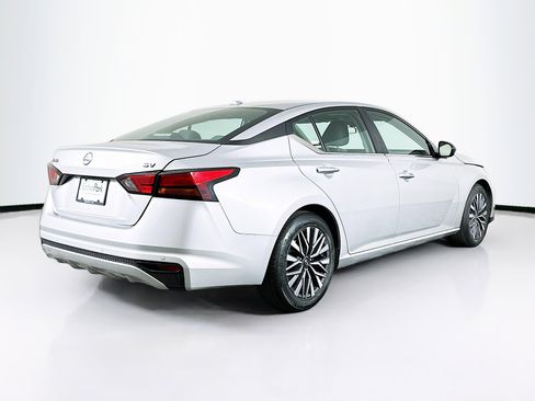 Used 2024 Nissan Altima 2.5 SV image 9