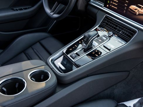 Certified 2023 Porsche Panamera Platinum Edition image 53