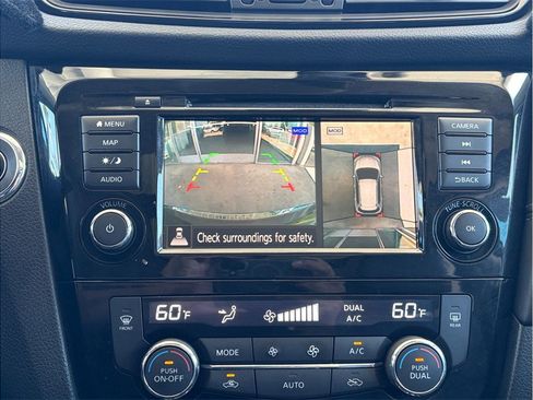 Used 2018 Nissan Rogue SL w/ Premium Package FWD image 17