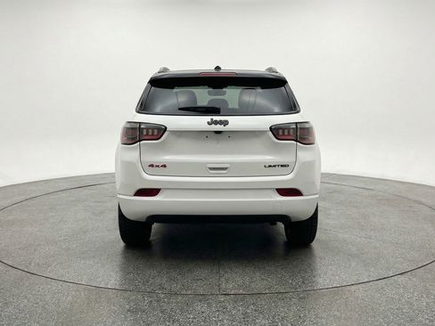 Used 2025 Jeep Compass Trailhawk image 7