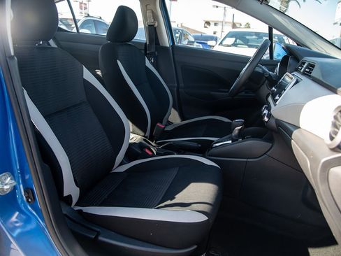 Used 2021 Nissan Versa SV image 11