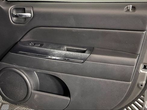 Used 2013 Jeep Compass Limited w/ Sun/Sound Group FWD image 22