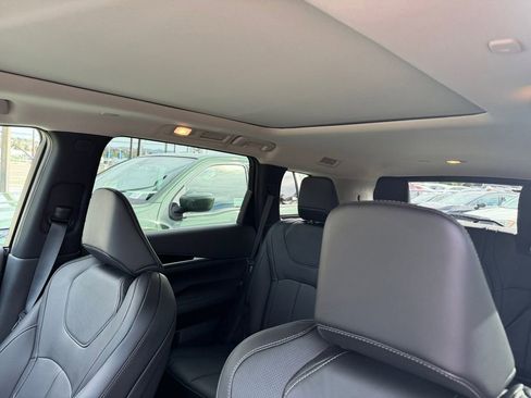 Used 2025 INFINITI QX60 Pure image 16