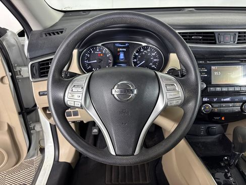 Used 2016 Nissan Rogue SV FWD image 17