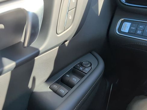 Used 2025 Buick Enclave Preferred image 13