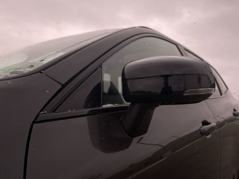 Used 2025 Volvo XC60 B5 Plus image 2