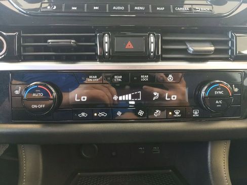 Used 2023 Nissan Pathfinder SL w/ Lighting Package (N92) AWD/4WD image 22