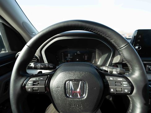 Used 2023 Honda Pilot Elite image 15
