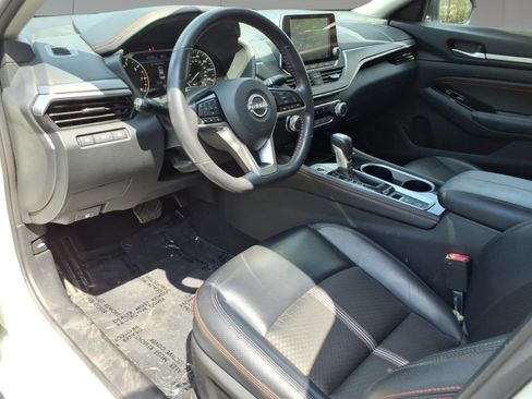 Used 2023 Nissan Altima 2.5 SR image 11