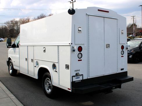 Used 2012 Chevrolet Express 3500 image 4