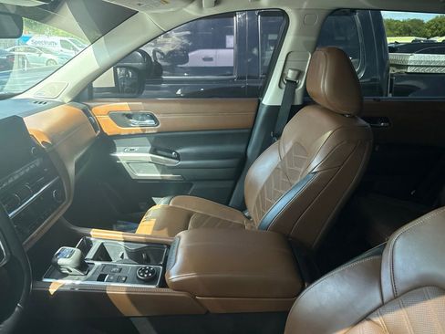 Used 2024 Nissan Pathfinder Platinum w/ Cargo Package AWD/4WD image 19