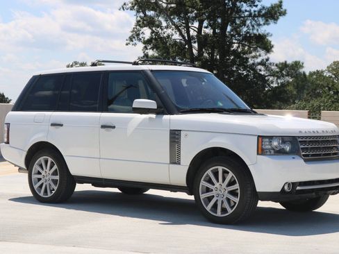 Used 2011 Land Rover Range Rover Supercharged AWD/4WD image 3