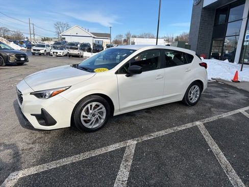 Used 2024 Subaru Impreza 2.0i image 2