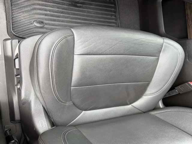 Used 2021 Chevrolet Silverado 1500 RST w/ Redline Edition AWD/4WD image 9