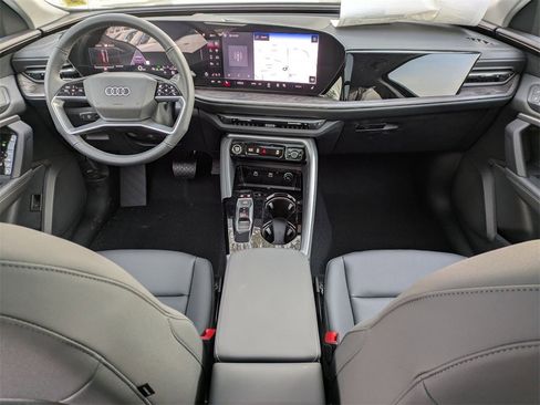 New 2025 Audi Q5 Premium image 17