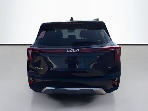 Used 2024 Kia Seltos SX w/ SX Sunroof Package AWD/4WD image 7