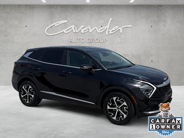 Used 2024 Kia Sportage EX FWD image 2