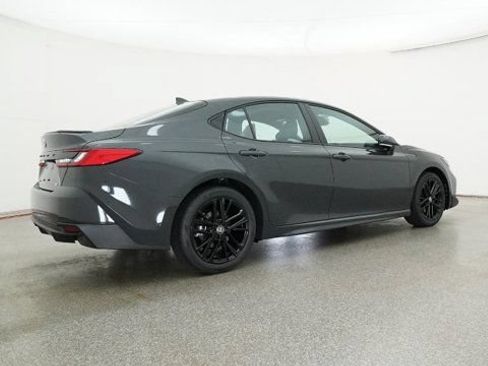 New 2026 Toyota Camry Hybrid FWD image 49