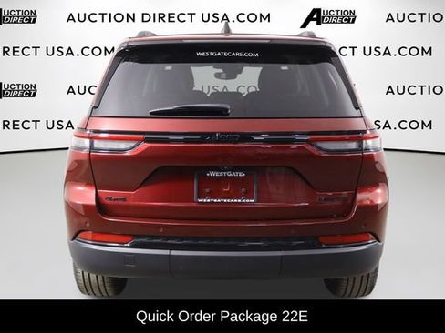 Used 2023 Jeep Grand Cherokee Limited w/ Black Appearance Package AWD/4WD image 3