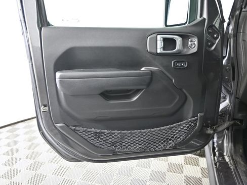Used 2023 Jeep Gladiator Sport AWD/4WD image 18