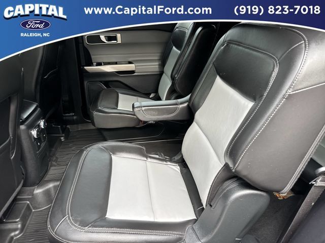Certified 2022 Ford Explorer XLT w/ Equipment Group 202A AWD/4WD image 18