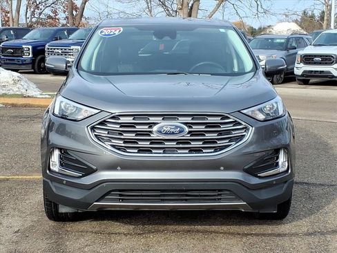 Used 2024 Ford Edge Titanium image 2