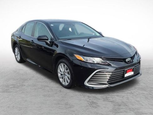 Certified 2024 Toyota Camry LE FWD image 3